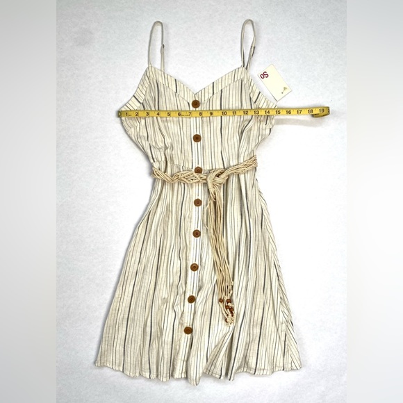 So Women’s Cream Button Up Spaghetti Strap Stripe Belted V-Neck Dress Size M NWT - Picture 10 of 12